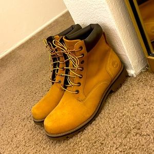 Timberland work boots worn for 6 months or less
